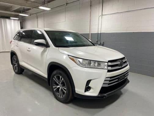 2019 toyota highlander le in syracuse, new york