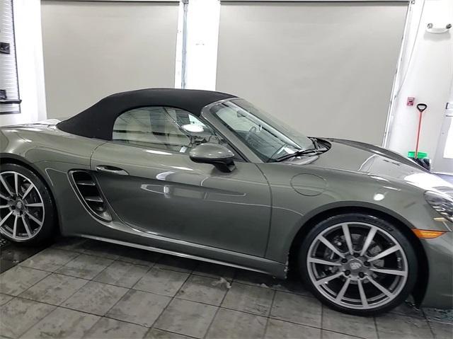 2022 porsche 718 boxster base