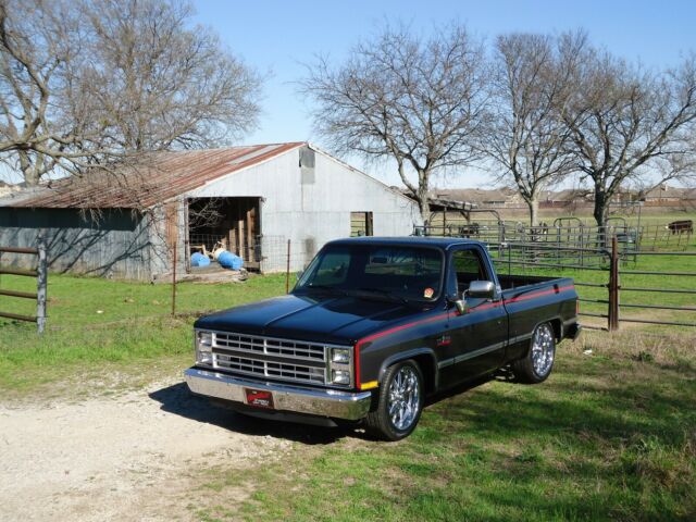 clean truck square body, 5.3 ltengine l83 and 6l80e auto