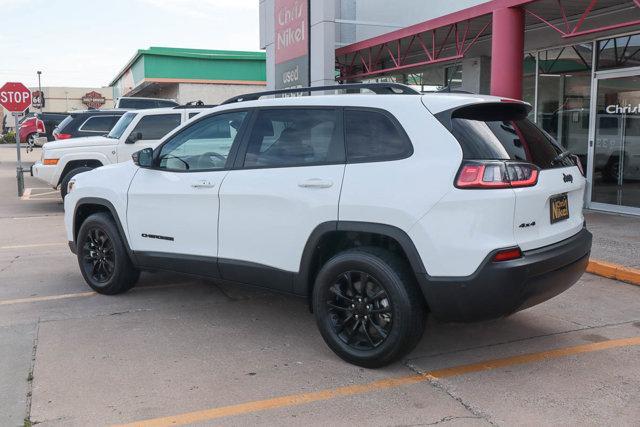 2023 jeep cherokee altitude lux