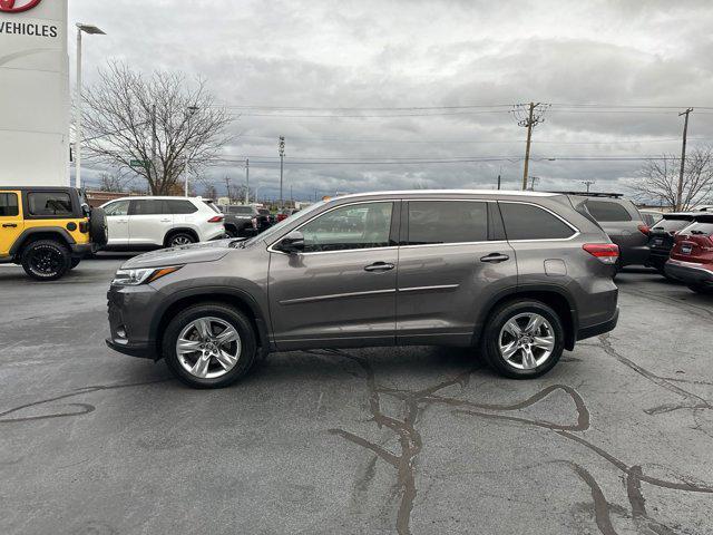 2017 toyota highlander limited