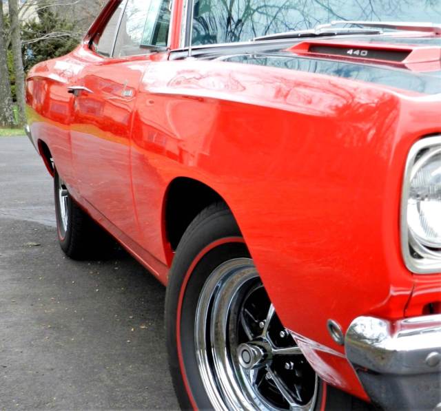 flawless, 440 4 speed "68" road runner. must see this immaculate restoration