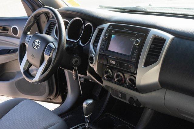 2013 toyota tacoma base