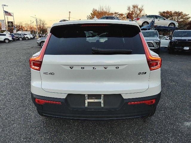 2024 volvo xc40 b5 core