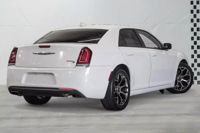 2018 chrysler 300 s