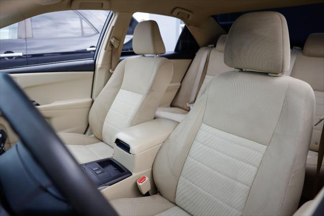 2017 toyota camry hybrid xle