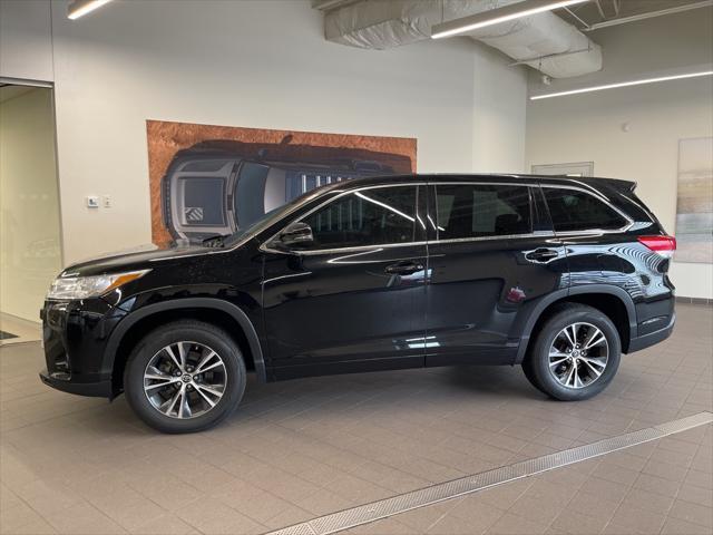 2018 toyota highlander le i4