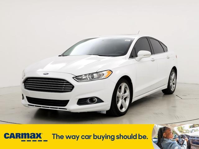 2016 ford fusion se