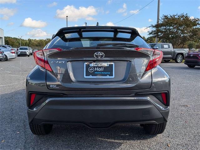 2021 toyota c-hr le