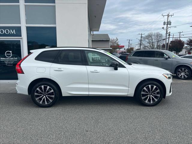 2023 volvo xc60 plus dark theme