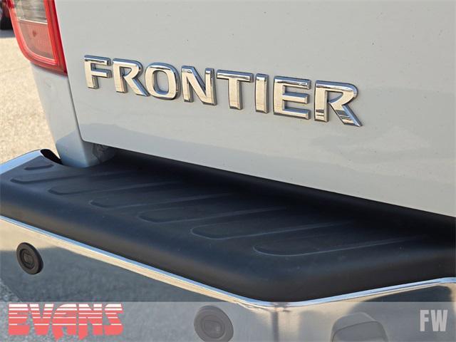 2021 nissan frontier sv