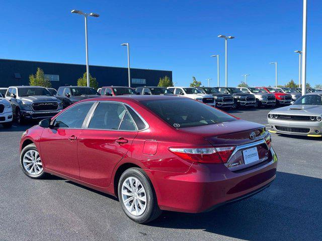 2017 toyota camry le