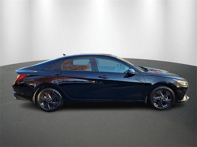 2022 hyundai elantra sel