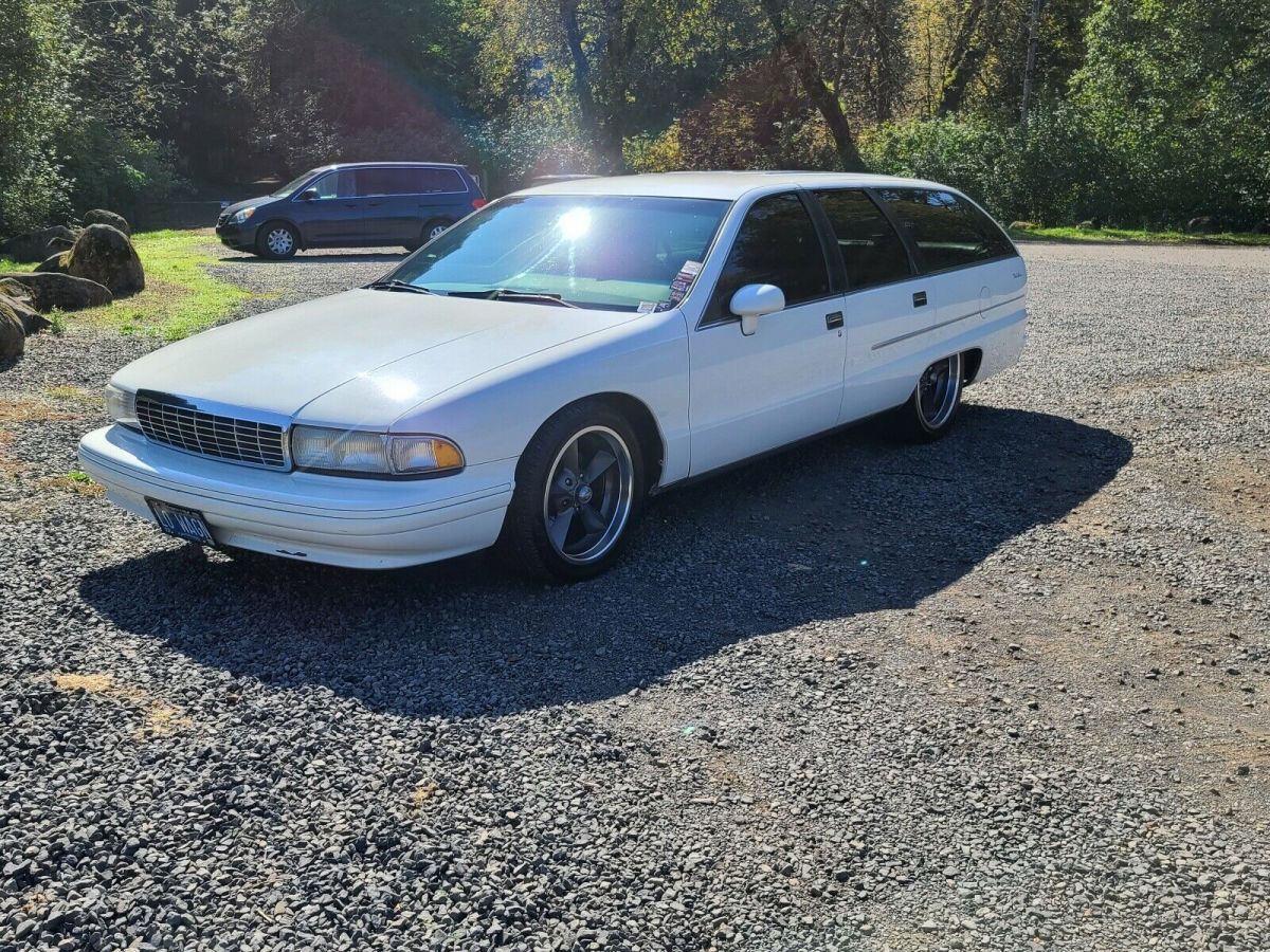 1993 chevrolet caprice white rwd automatic wagon