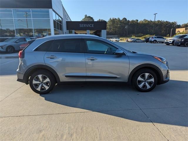 2022 kia niro lx