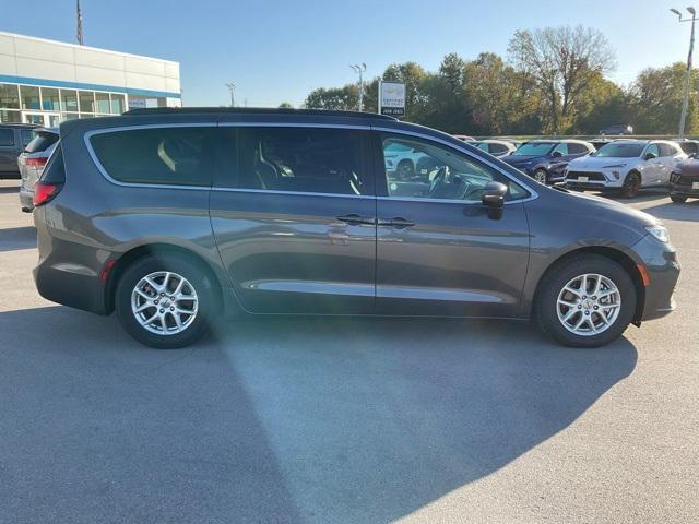 2022 chrysler pacifica touring-l