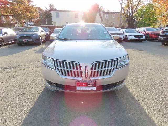 2010 lincoln mkz base
