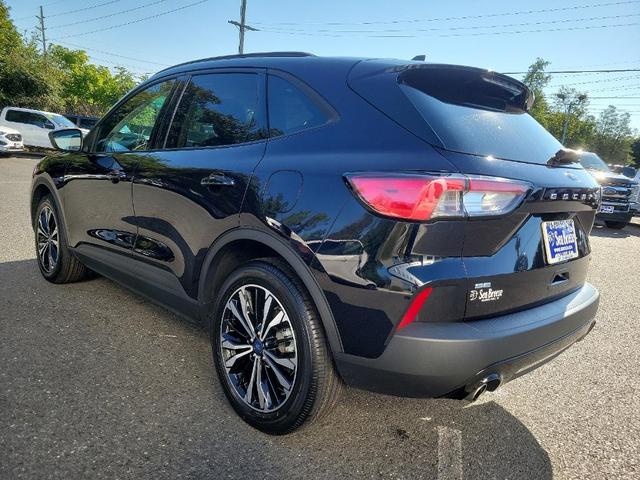 2021 ford escape se