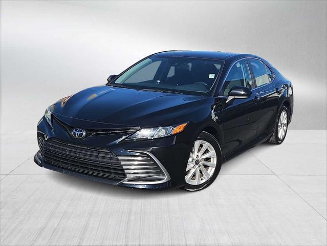 2022 toyota camry le
