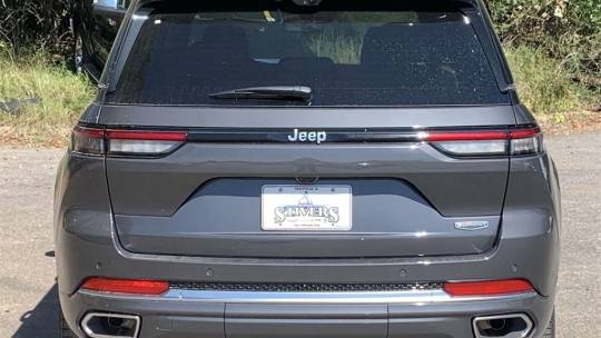 2022 Jeep Grand Cherokee summit