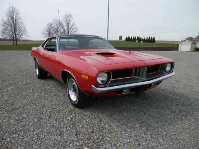 1972 plymouth cuda' 440 beautiful car
