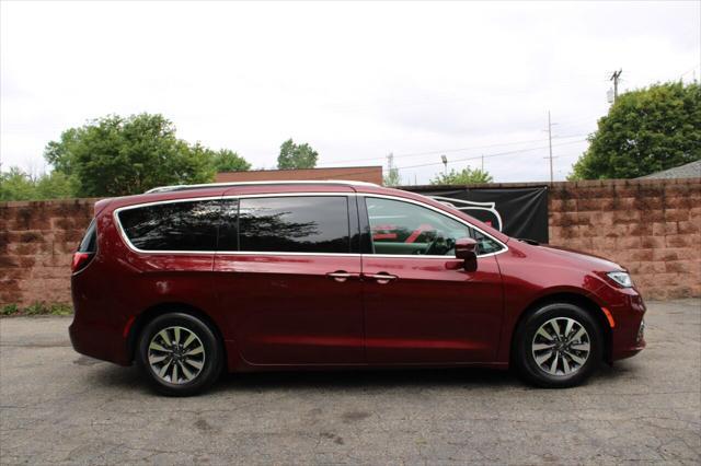 2021 chrysler pacifica hybrid touring l