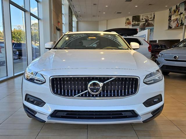 2023 volvo v90 cross country b6 awd plus