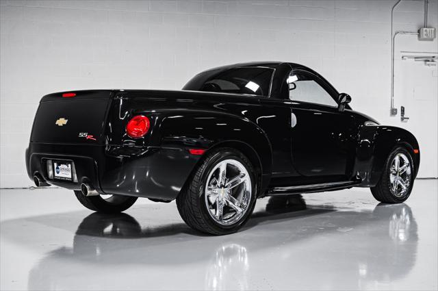 2005 chevrolet ssr 6-speed manual!