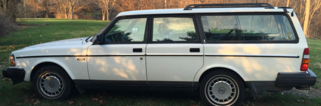 1993 volvo 240 base wagon 5-door 2.3l