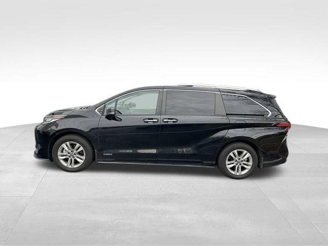 2021 toyota sienna limited