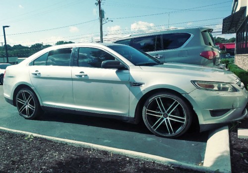 2011 ford taurus we model for sale in tennessee by owner