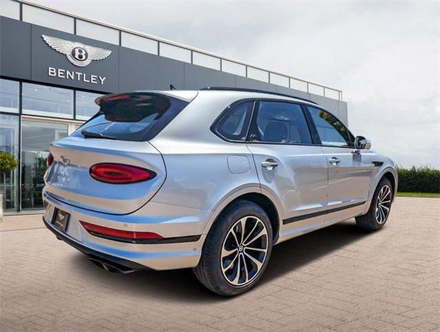 2024 bentley bentayga v8