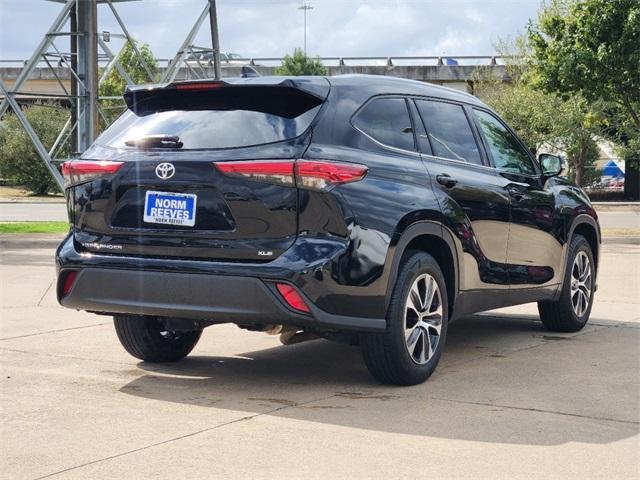2021 toyota highlander xle