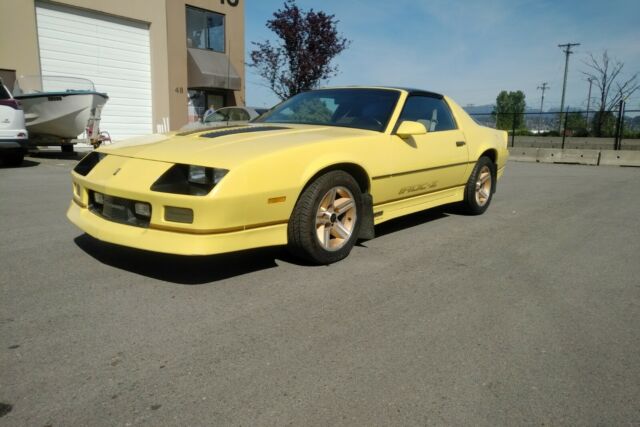 1985 iroc-z l69 5.0 liter h.o. 5 speed