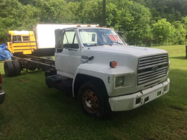1989 ford f700 straight truck