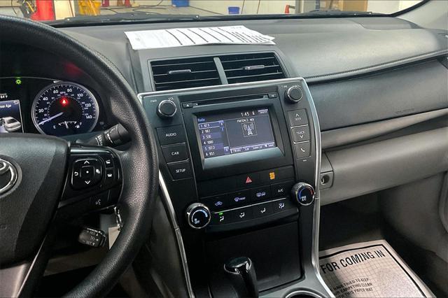 2017 toyota camry le