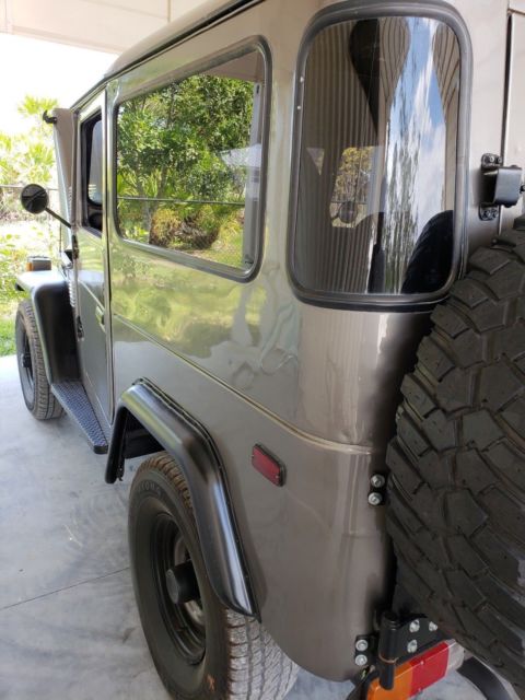 fj 40 land cruiser toyota 1976