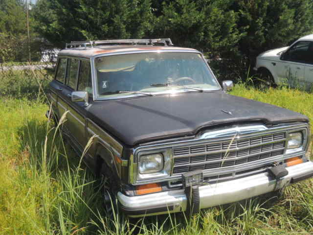 1989 jeep grand wagoneer - rust free- could be restored or a great parts vehicle