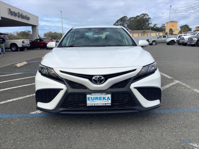 2022 toyota camry se