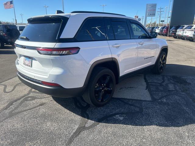 2022 jeep grand cherokee altitude