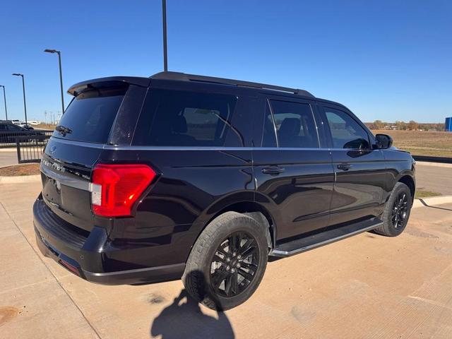 2022 ford expedition xlt