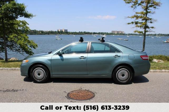 2010 toyota camry le