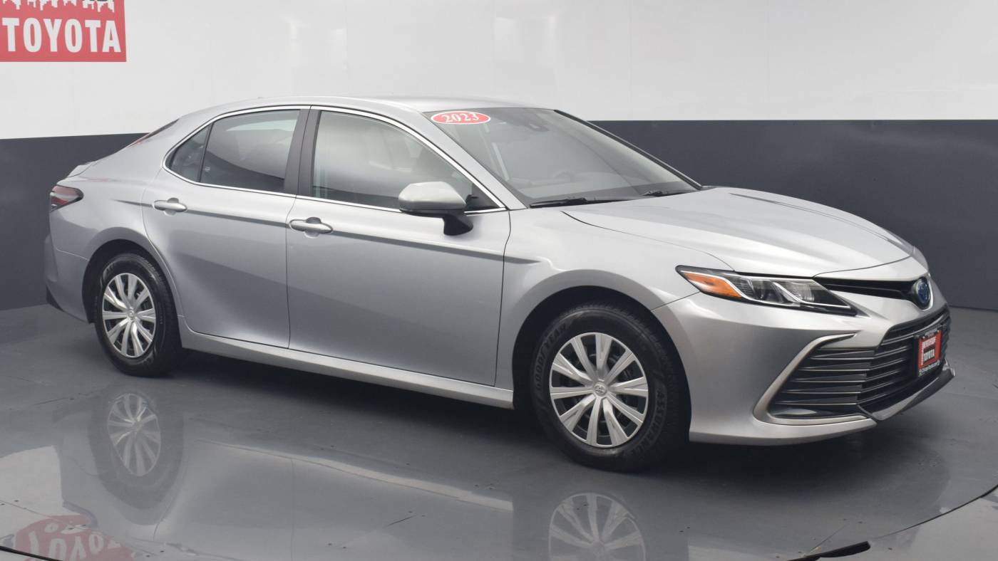 2023 toyota camry hybrid le