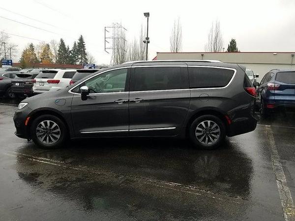 2021 chrysler pacifica in juanita, washington