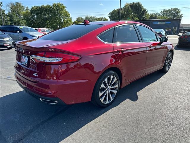 2019 ford fusion se