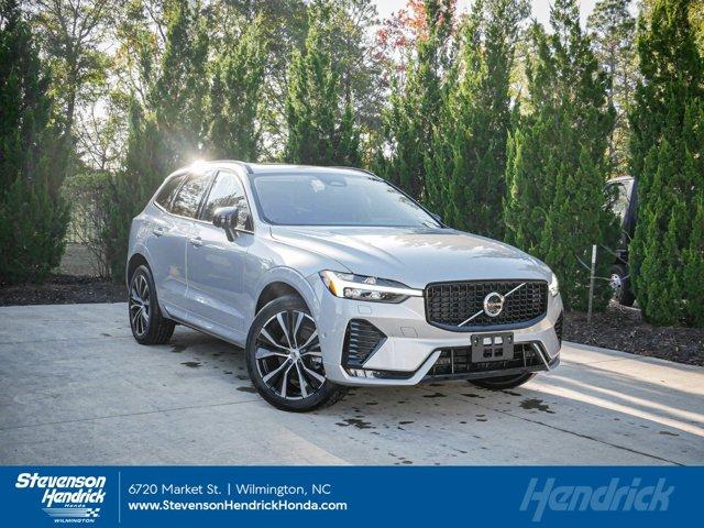 2024 volvo xc60 plus dark theme