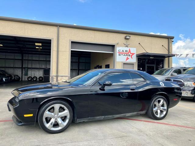 2014 dodge challenger sxt
