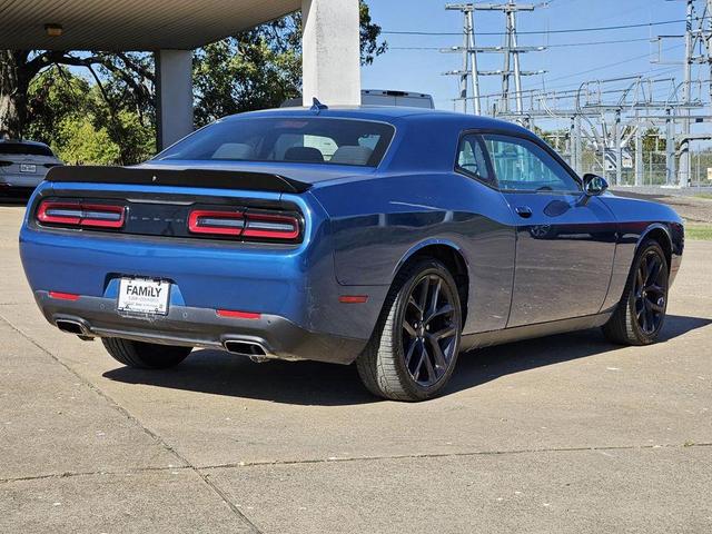 2020 dodge challenger sxt