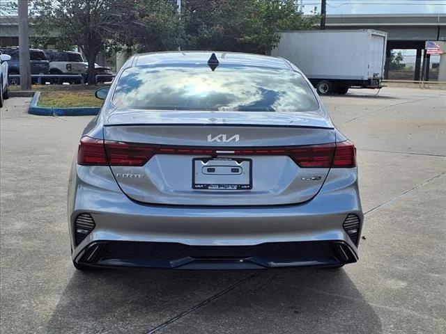 2022 kia forte gt-line