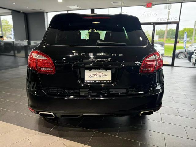 2011 porsche cayenne s